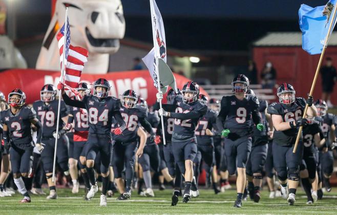 Mustang High School will host Edmond Santa Fe for the first round of playoffs Friday. Coach Lee Blankenship said he hopes the Broncos will come out as the toughest team. Photo / Ron Lane